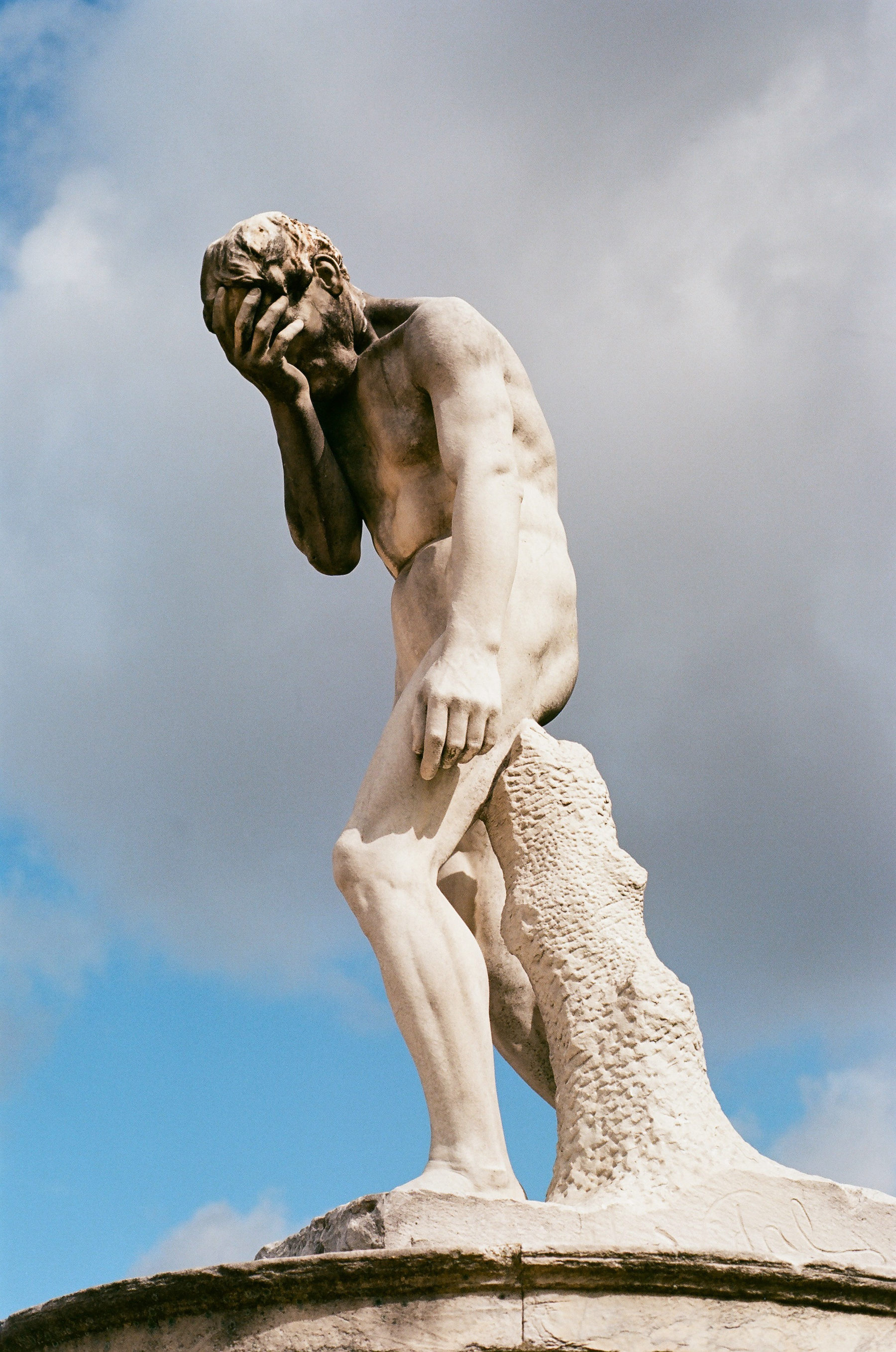 Henri Vidal - Caïn venant de tuer son frère Abel (1894), Jardin des Tuileries, Paris