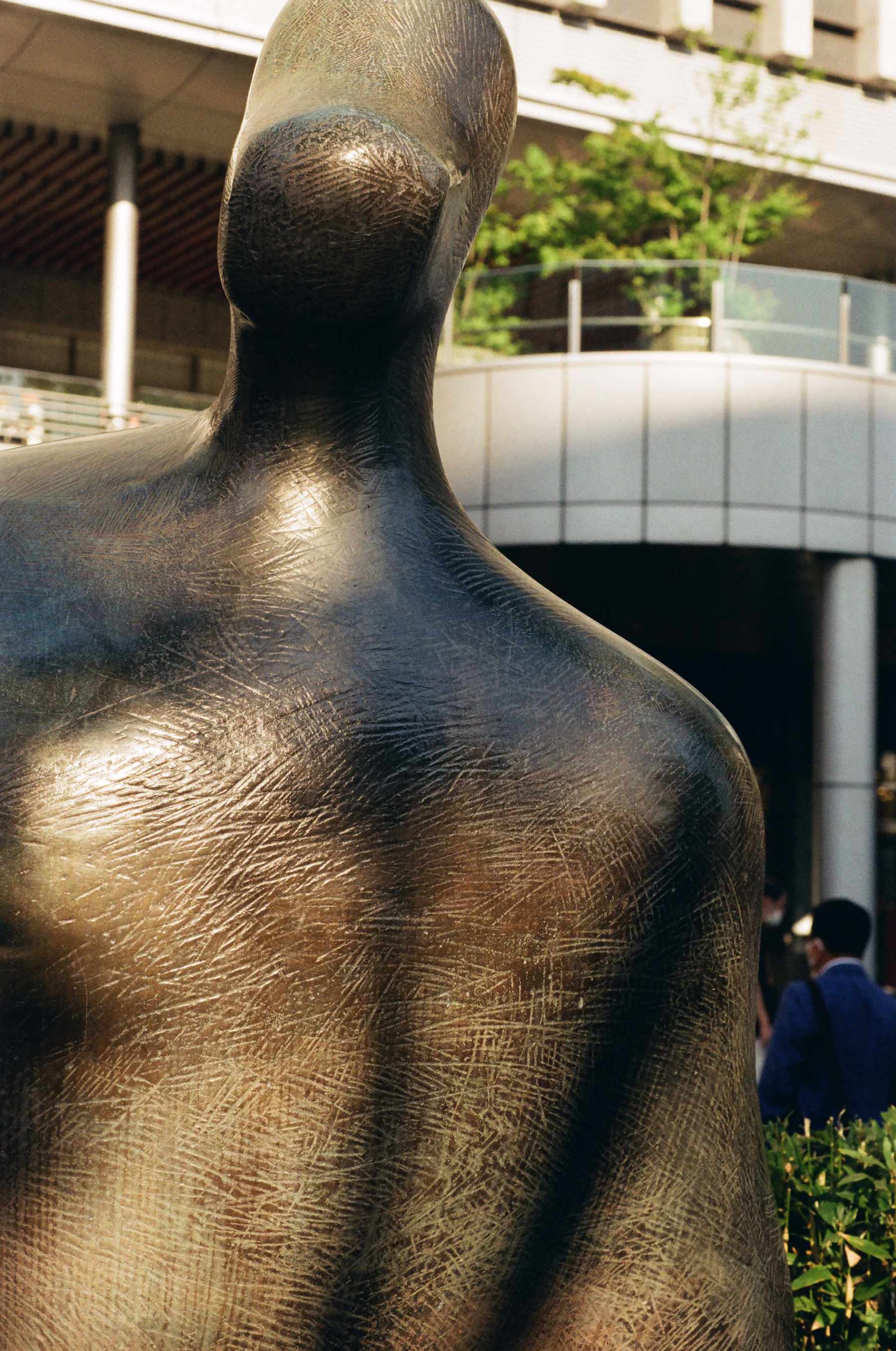 Henry Moore, Hakata Station Square