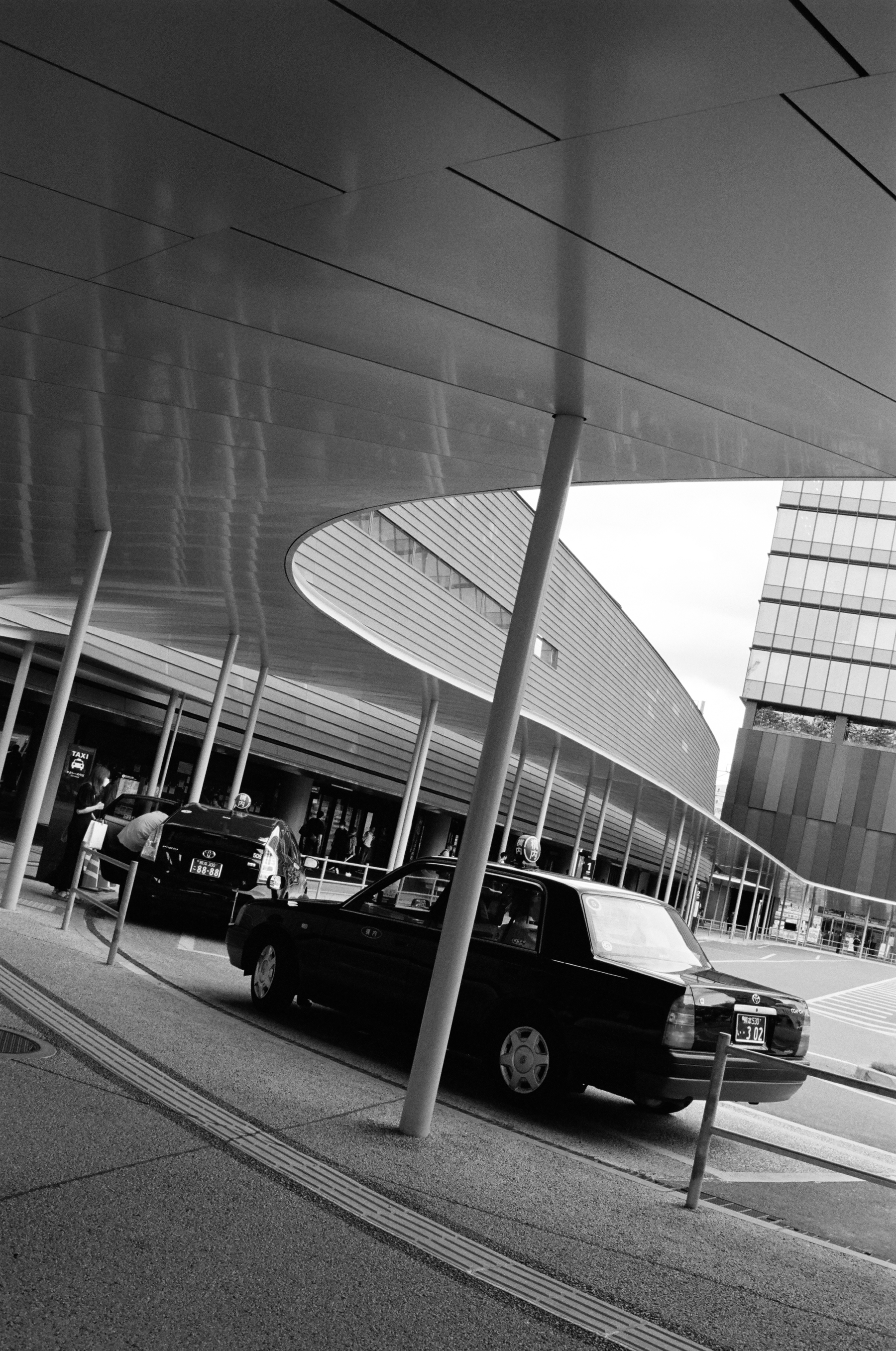 Kumamoto Station East Exit Square, Ryue Nishizawa